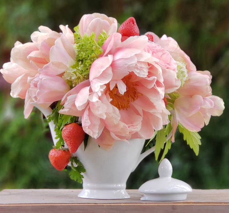 creating a peony arrangement